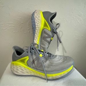 New Balance Women's Fresh Foam More V2 Running Shoe Sneakers Sz 8D